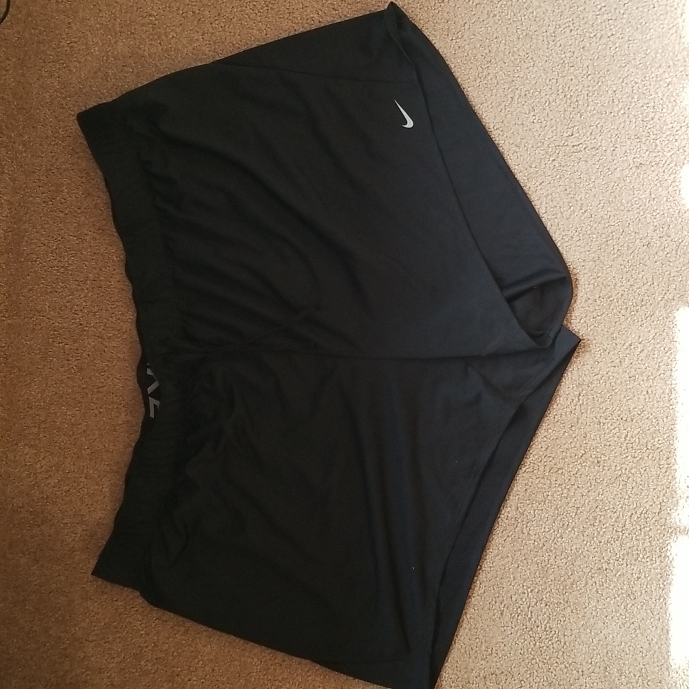 Black Nike shorts